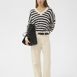 Foster V-neck jumper (Marine/Whisper white)